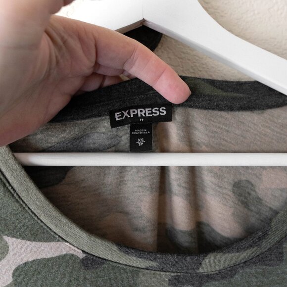 Express Size XS Camo Long Sleeve Top Green Camouflage Cropped Pocket Tee - Picture 2 of 7